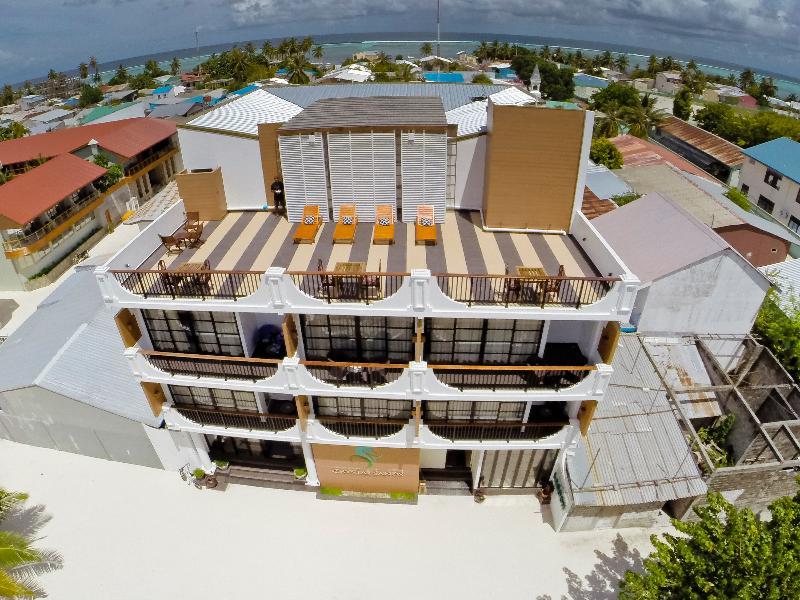 Crystal Sands Beach Hotel At Maafushi Exterior foto