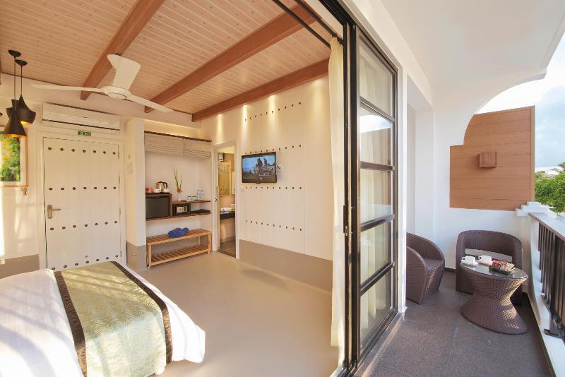 Crystal Sands Beach Hotel At Maafushi Exterior foto